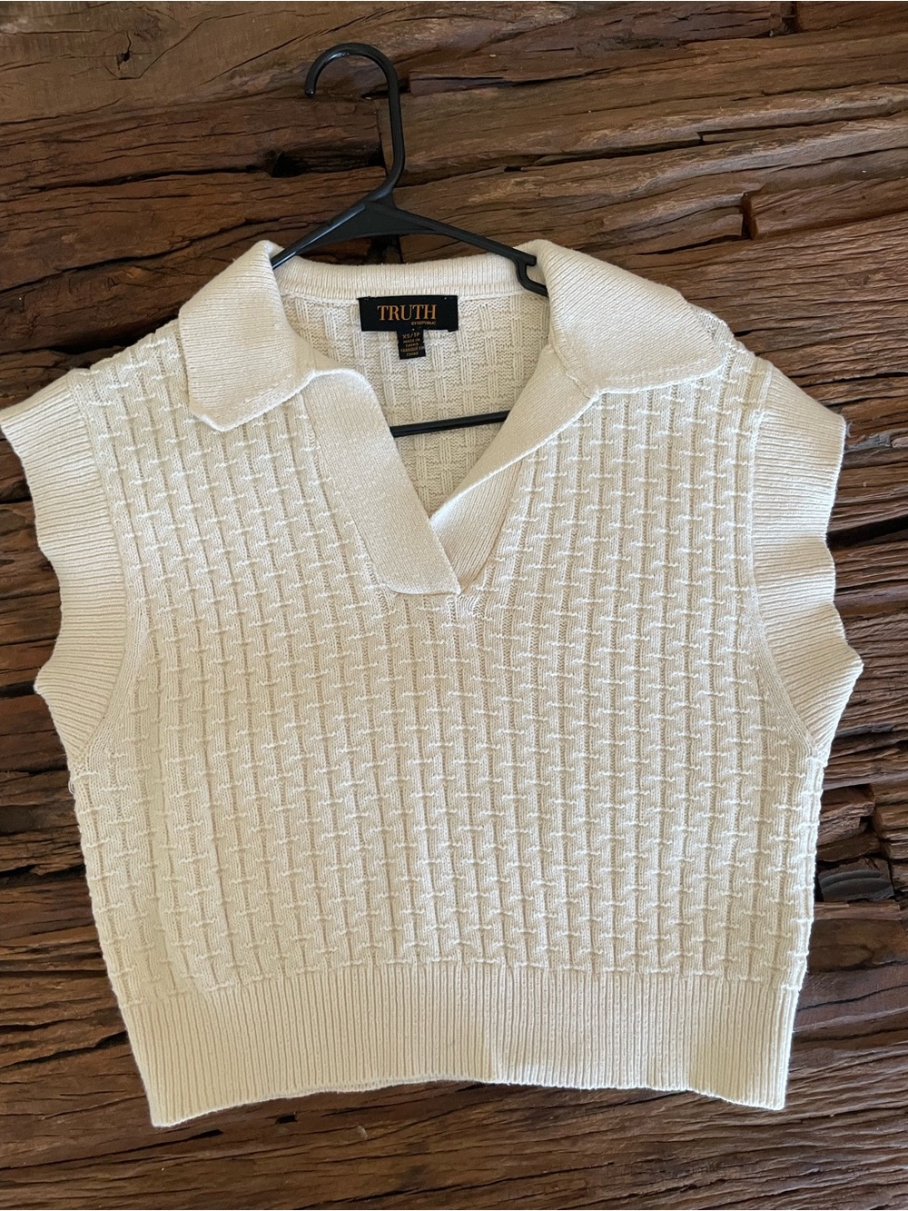 Truth Cream Knit V-Neck Sleeveless Polo Sweater Vest
